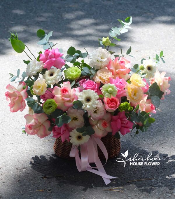 GIỎ HOA HỒNG HỶ TRỨNG MIX