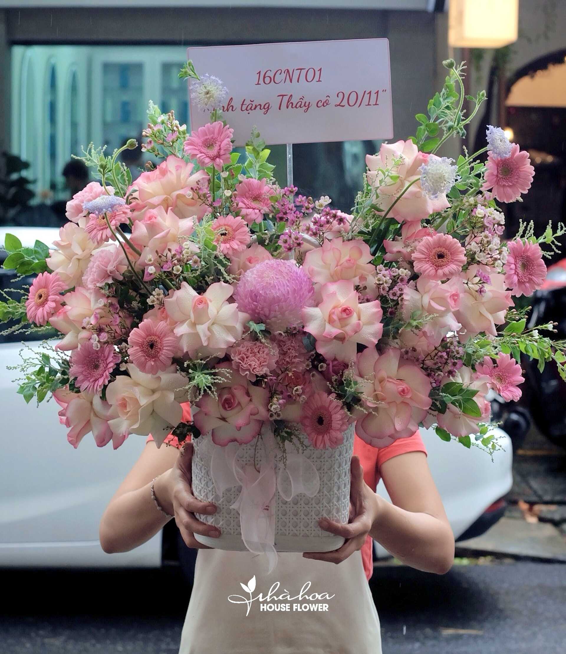 LẴNG HOA HỒNG HỶ TRỨNG MIX CÚC MẪU ĐƠN, ĐỒNG TIỀN - LH25