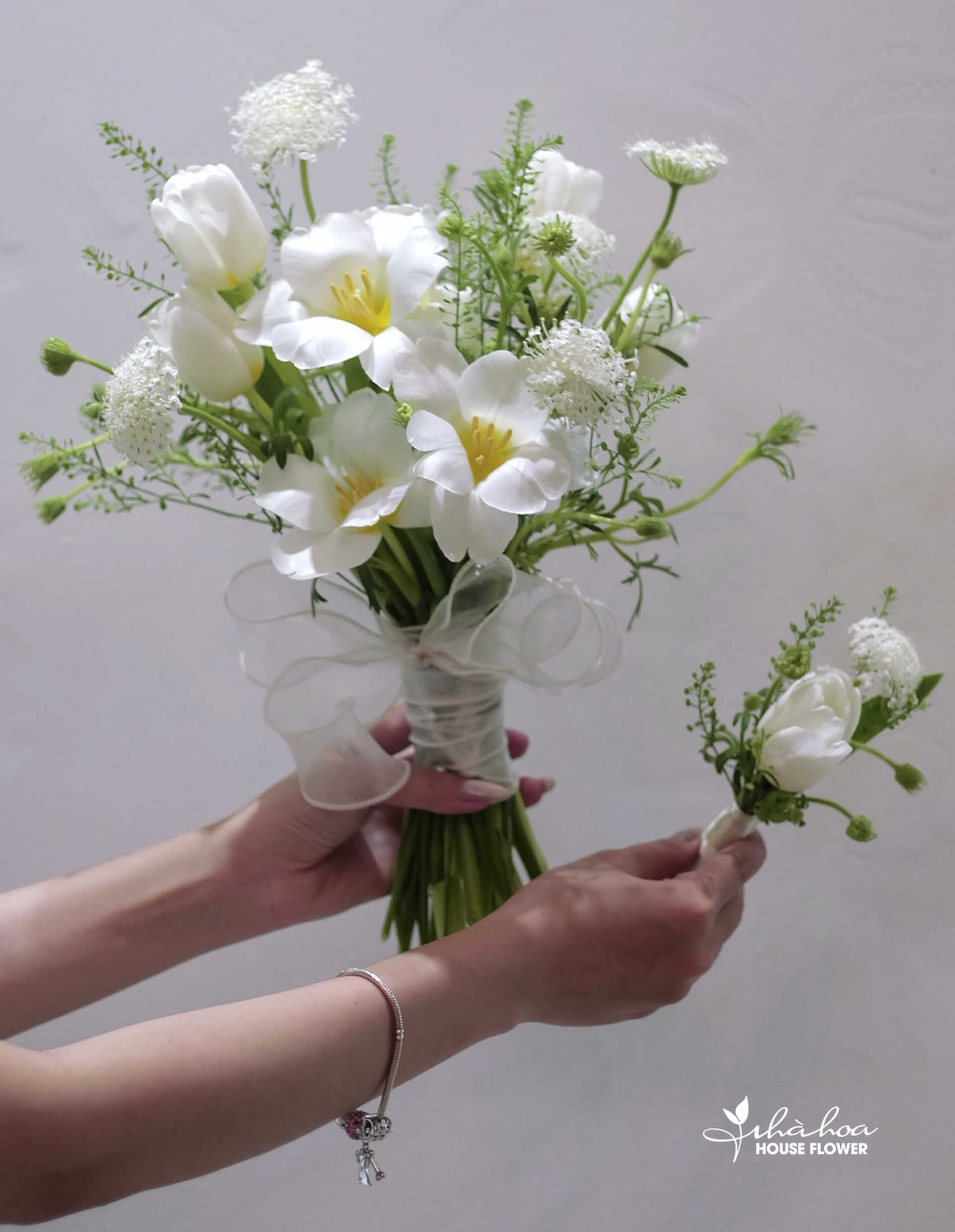 BÓ HOA CƯỚI TULIP TRẮNG MIX THUÝ CHÂU - HC18